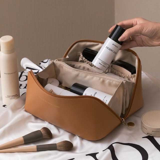 Necessaire Organizadora Feminina Linda Mulher - Ideal para Maquiagens e Itens Pessoais - Design Dobrável com 6 Compartimentos e Proteção Térmica
