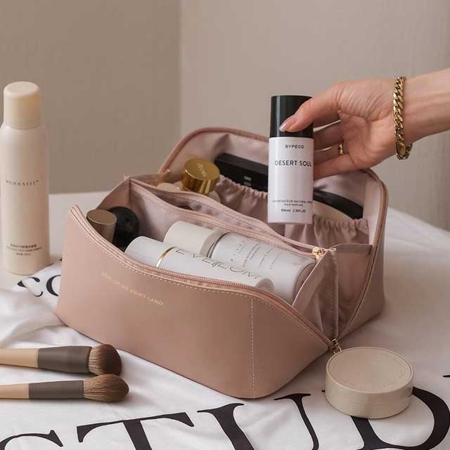 Necessaire Organizadora Feminina Linda Mulher - Ideal para Maquiagens e Itens Pessoais - Design Dobrável com 6 Compartimentos e Proteção Térmica
